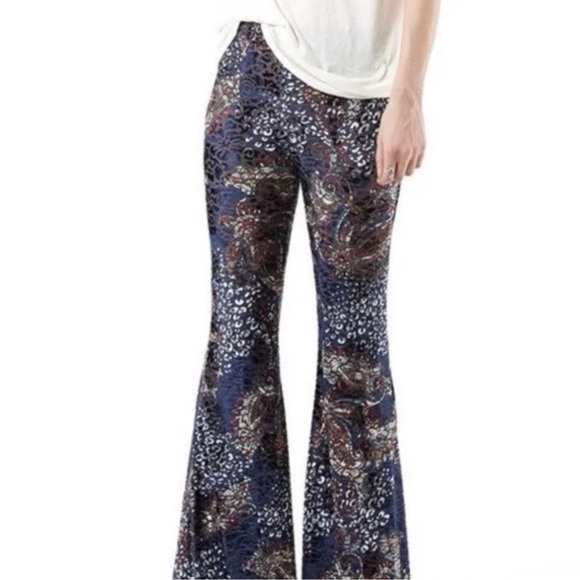 Spell and the gypsy Ziggy Bells - Picture 5 of 5